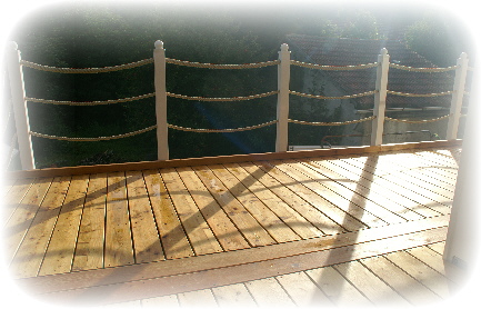 Unser Bade-Deck 1. Idee Heike - Umsetzung Heike & Jürgen. Auch eine tolle Absturz-Sicherung - mit Schiffsreeling-Feeling. 